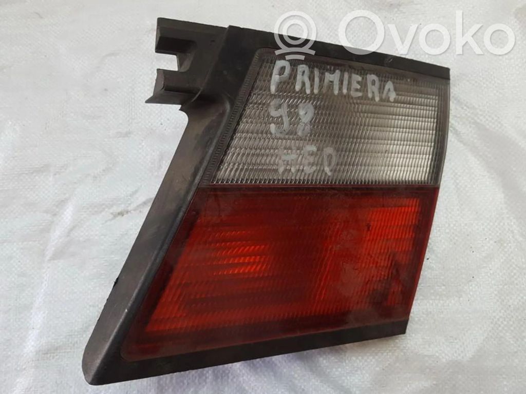 Nissan Primera Lampy tylnej klapy bagażnika 