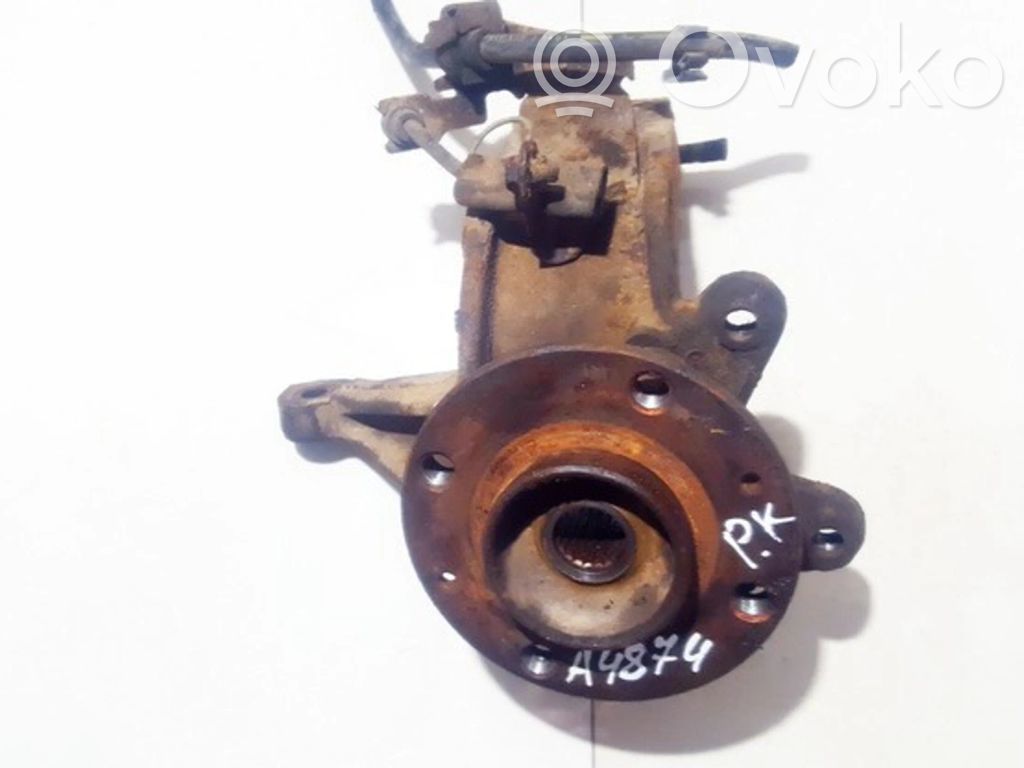 Front wheel hub
