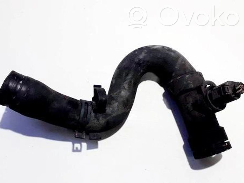 Audi A4 S4 B5 8D Tubo flessibile del liquido di raffreddamento del motore 
