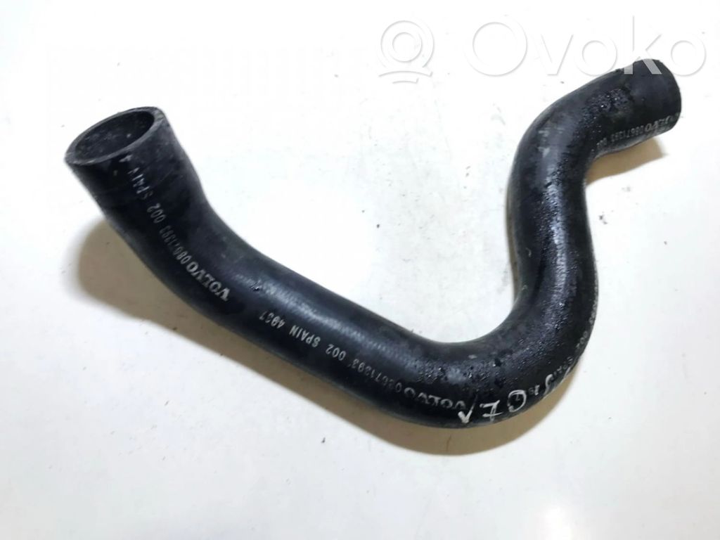 Volvo V70 Conductă/furtun lichid de răcire motor 