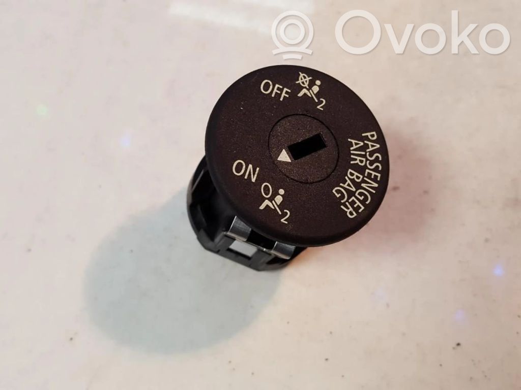 BMW X1 E84 Comutator pornit/oprit airbag pasager 