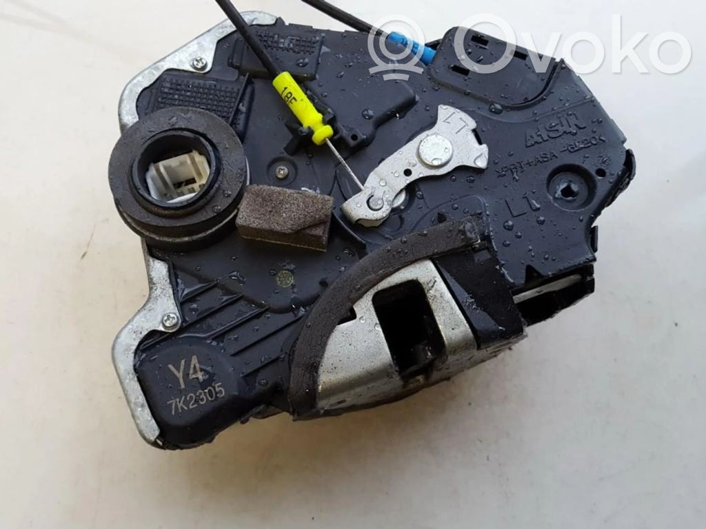 Toyota Avensis T250 Serratura portiera anteriore 