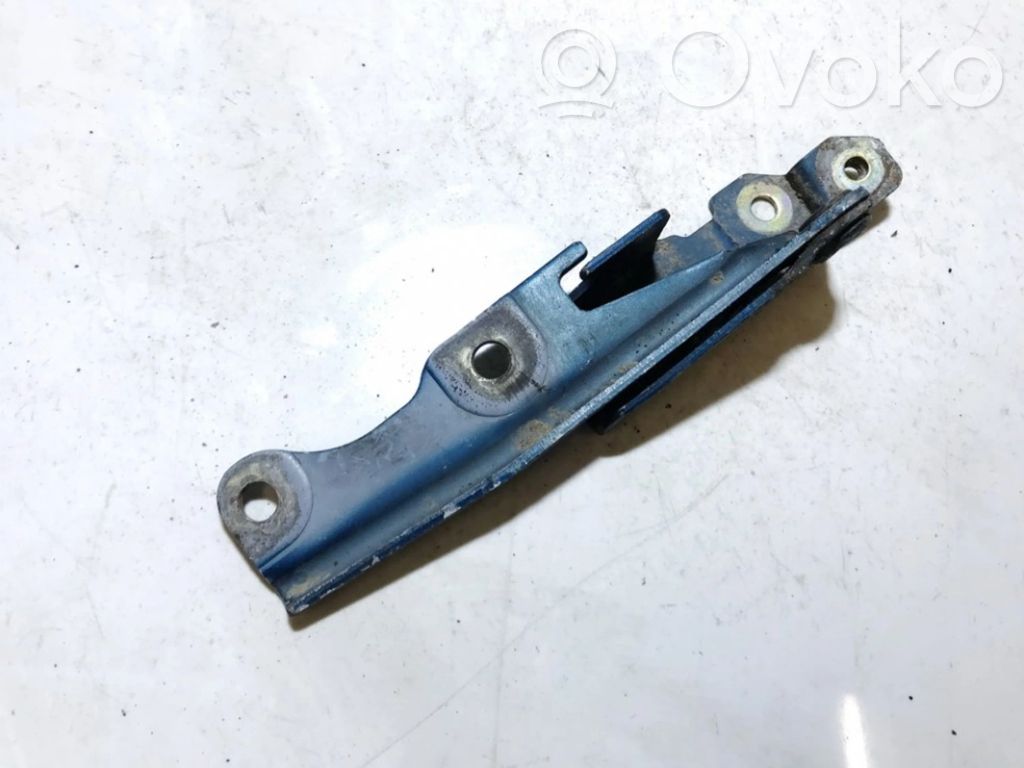 Engine bonnet/hood hinges