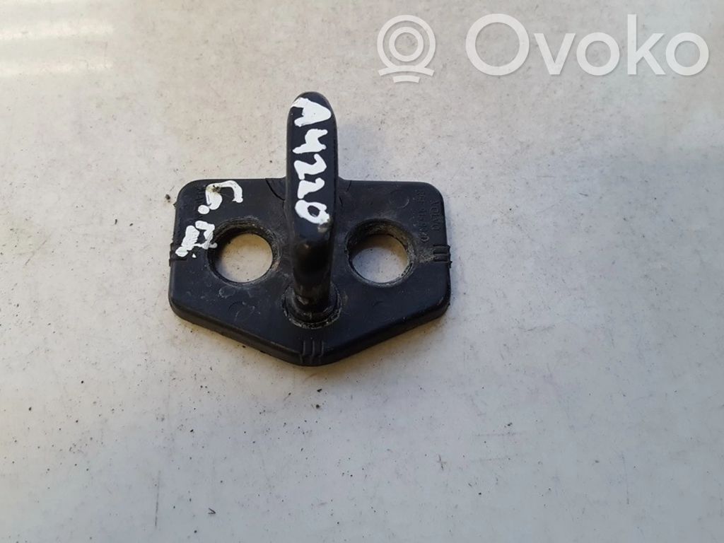 Volvo S80 Traba/gancho de cierre de puerta trasera 
