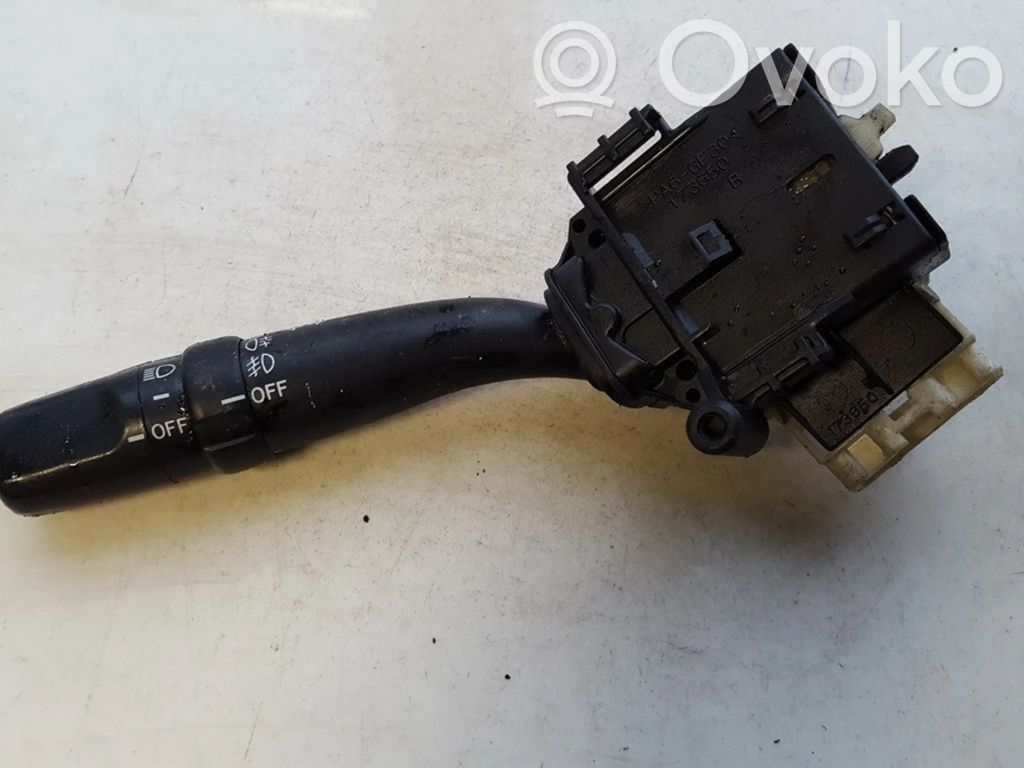 Toyota Avensis Verso Leva indicatori