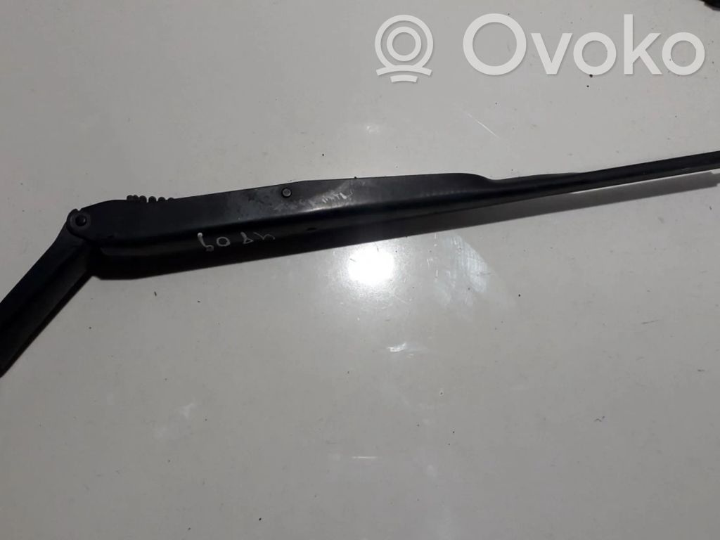 Toyota Previa (XR30, XR40) II Front wiper blade arm 