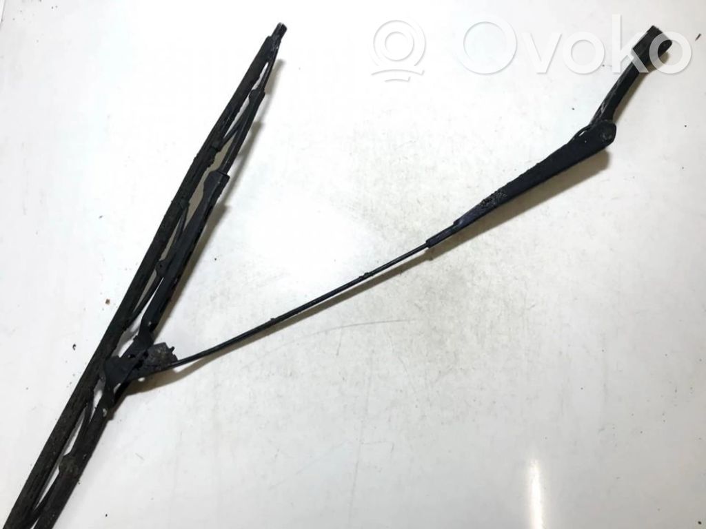 Volkswagen PASSAT B5.5 Wischerarm vorne 