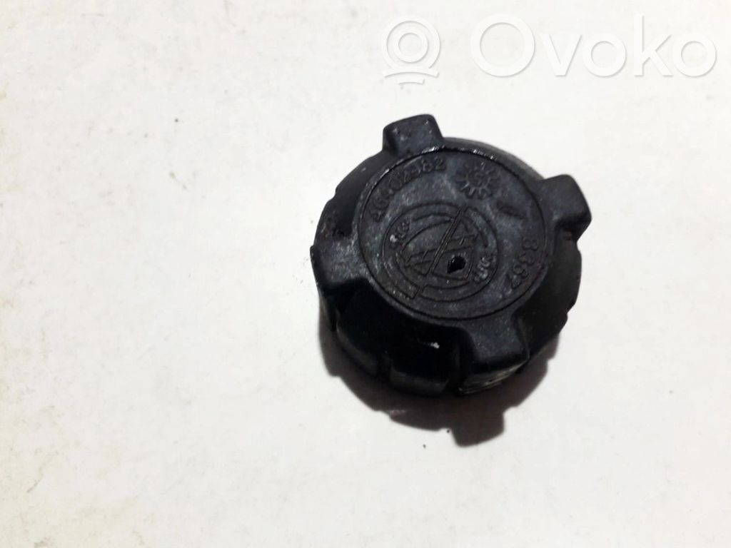 Alfa Romeo 145 - 146 Korek zbiornika wyrównawczego chłodziwa 