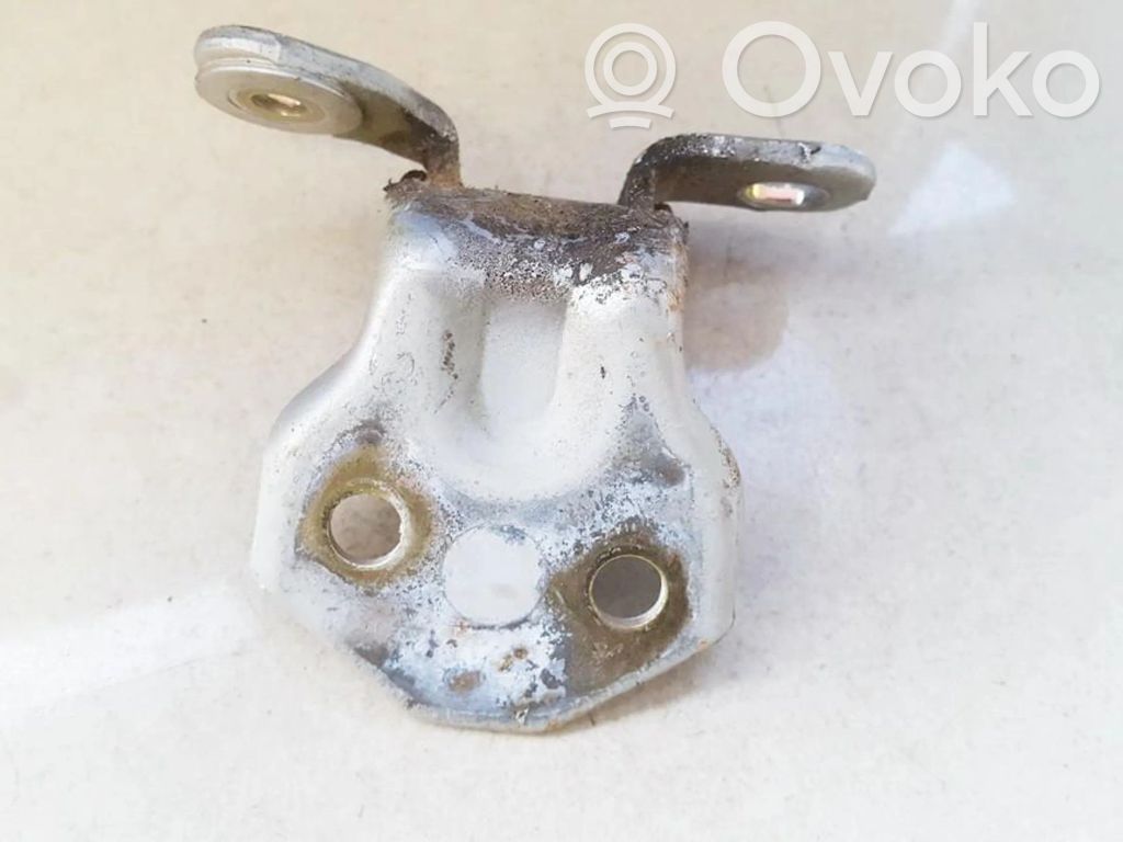 Charnière supérieure de porte avant