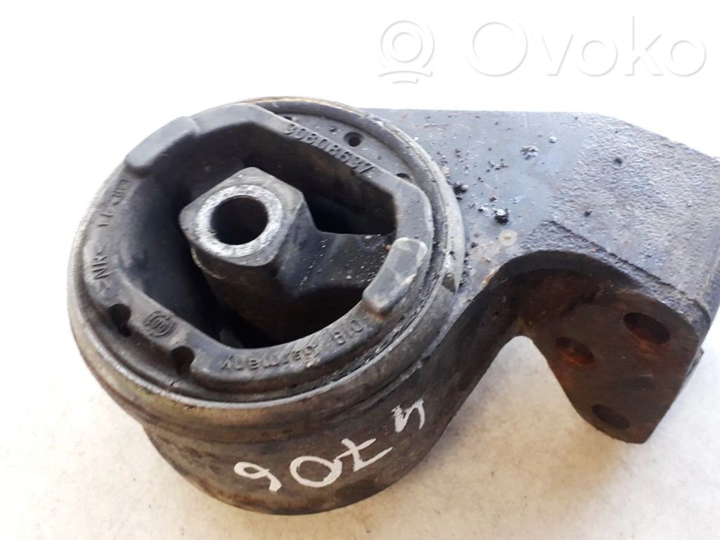 Volvo S40, V40 Engine mount bracket 