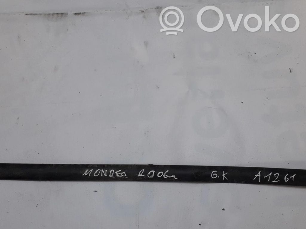 Ford Mondeo Mk III Listwa drzwi tylnych 