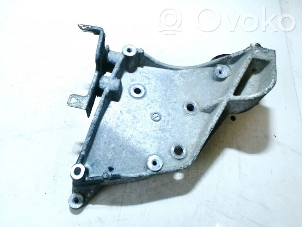 Suzuki Grand Vitara II Engine mounting bracket 