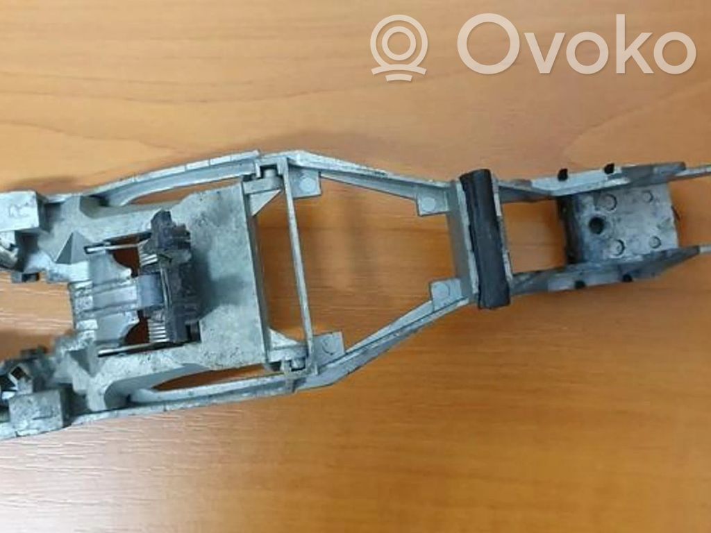 Manecilla externa puerta delantera   3B0837885,3B0837885