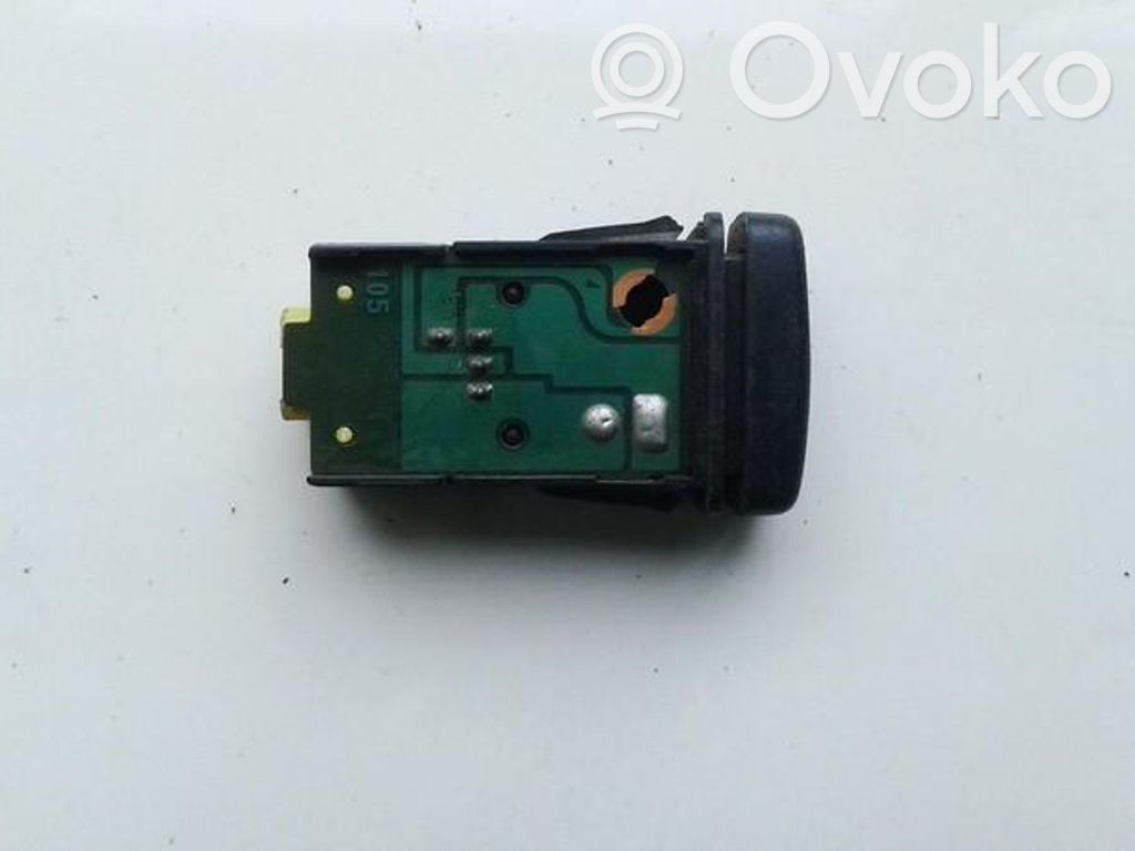 Mazda 323 Włącznik świateł przeciwmgielnych 