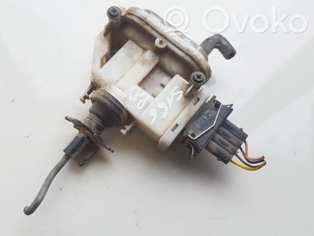 Volkswagen PASSAT B4 Pompa a vuoto chiusura centralizzata