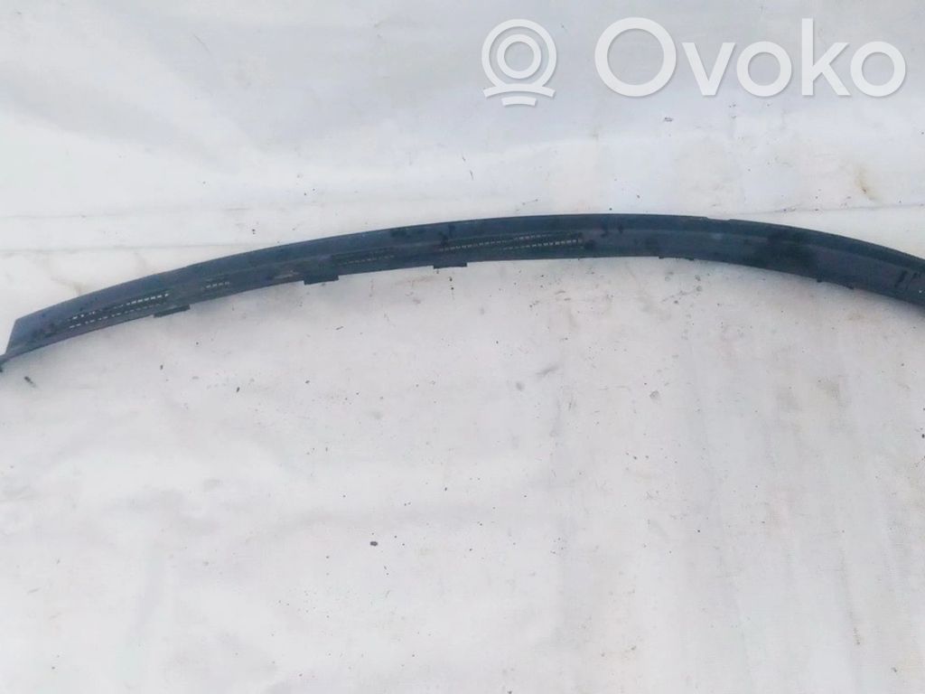 Moldura del limpia   MR275610,MR275610