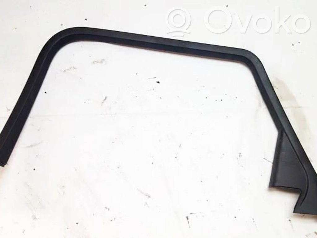 Audi A4 S4 B8 8K Listwa / Uszczelka szyby drzwi tylnych 