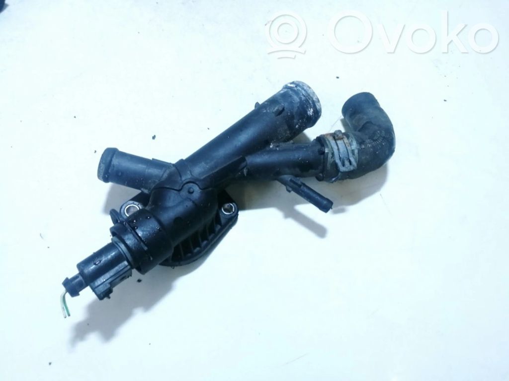 Volkswagen PASSAT B7 Tubo flessibile del liquido di raffreddamento del motore