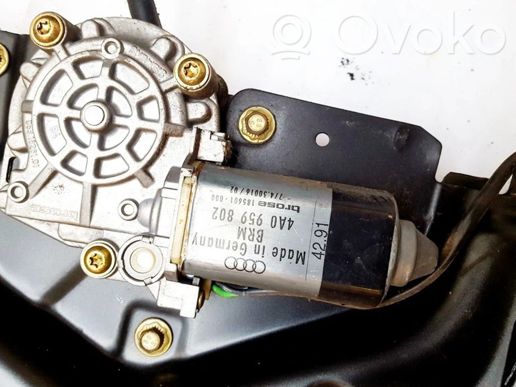 Motor del regulador de la ventanilla de la puerta delantera   4A0959802,4A0959802