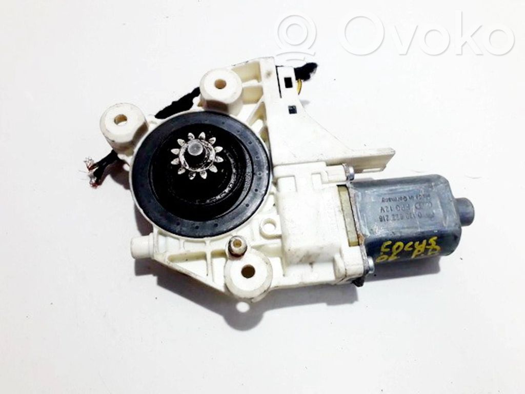 Silnik regulatora szyby drzwi przednich   995209101,0130822216,995209101