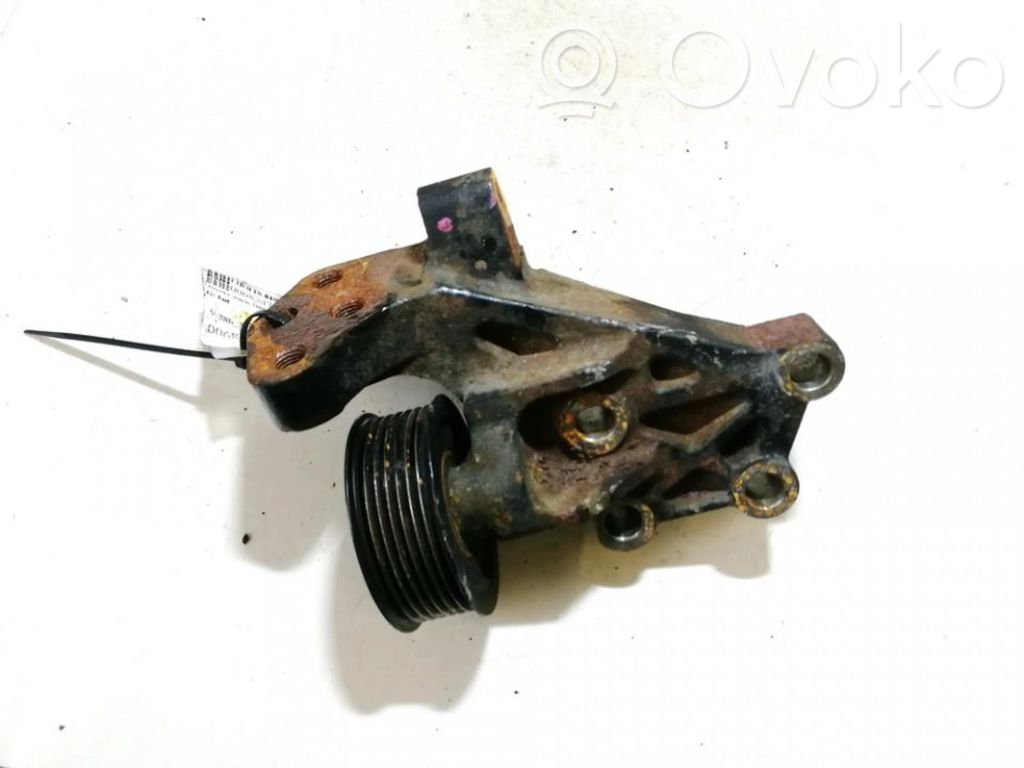 Toyota Auris 150 Supporto di montaggio del motore (usato) 