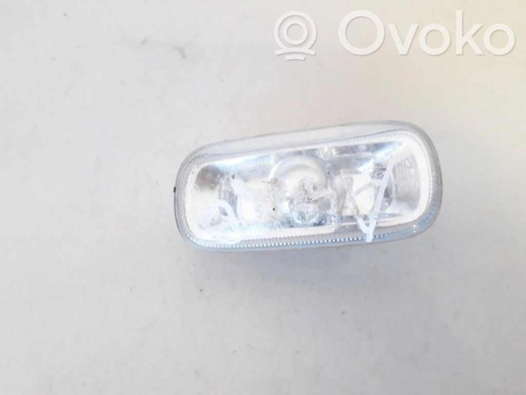 Audi A3 S3 8P Feu clignotant répétiteur d'aile avant 