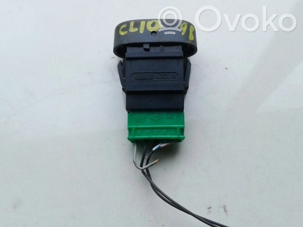 Renault Clio I Centrinio užrakto jungtukas 