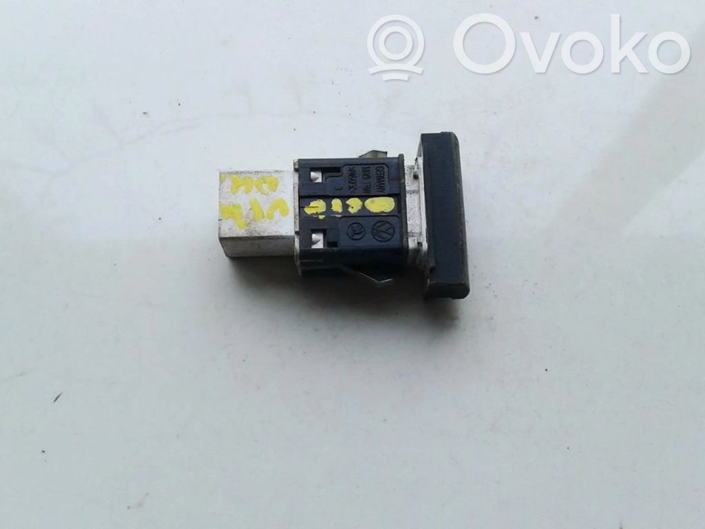 Skoda Octavia Mk1 (1U) Przycisk kontroli trakcji ASR 