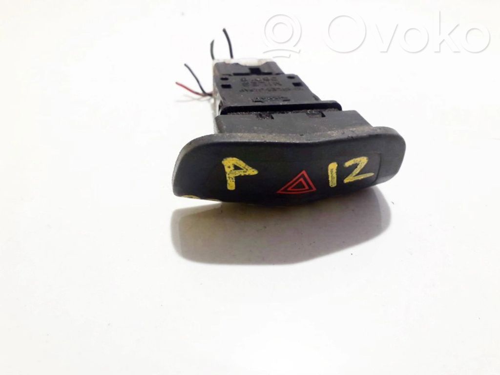 Nissan Primera Comutator lumini pericol
