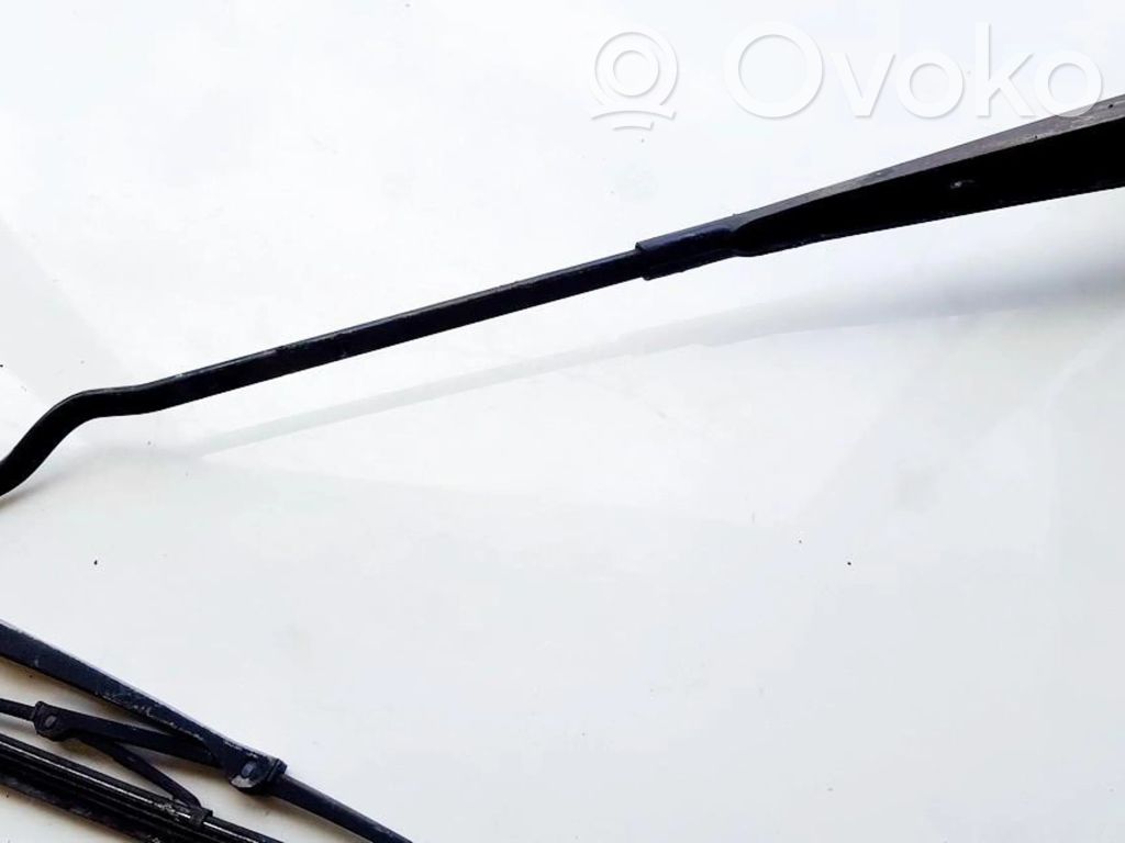 Volkswagen PASSAT B3 Wischerarm vorne 