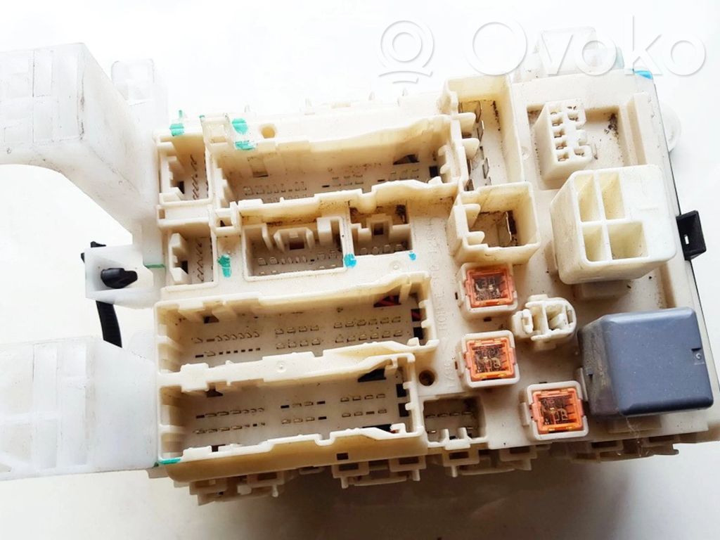 Toyota Auris 150 Skrzynka bezpieczników / Komplet 