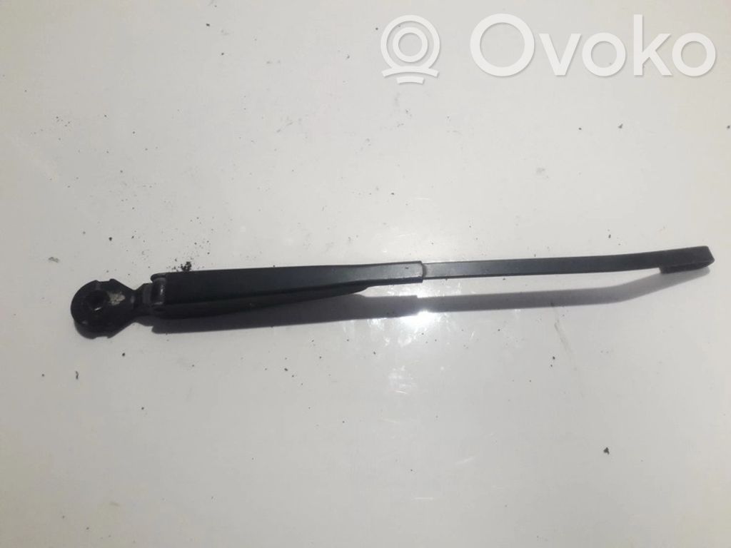 Nissan Almera Ramię wycieraczki szyby tylnej 