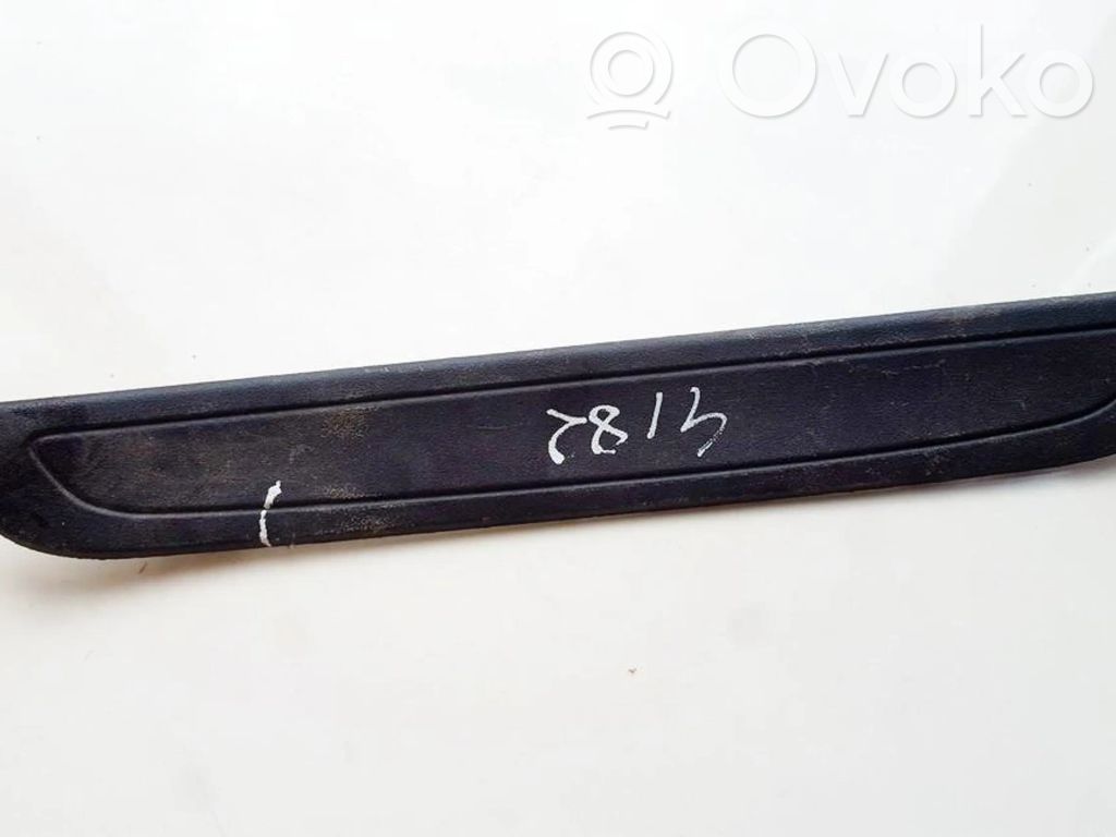 Toyota Auris 150 Capac prag spate
