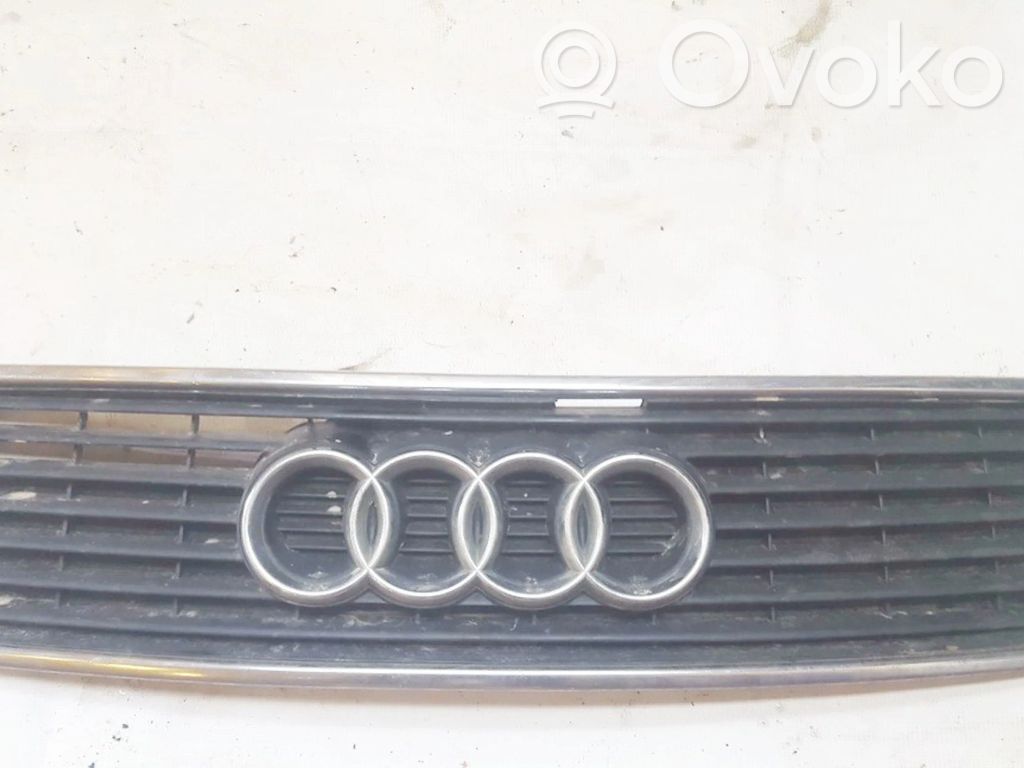 Audi 100 S4 C4 Etusäleikkö 