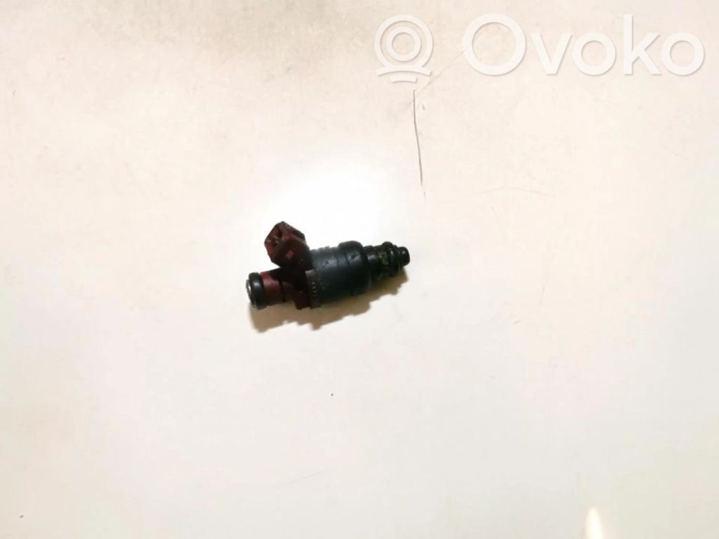 Volkswagen PASSAT B5 Injecteur de carburant 