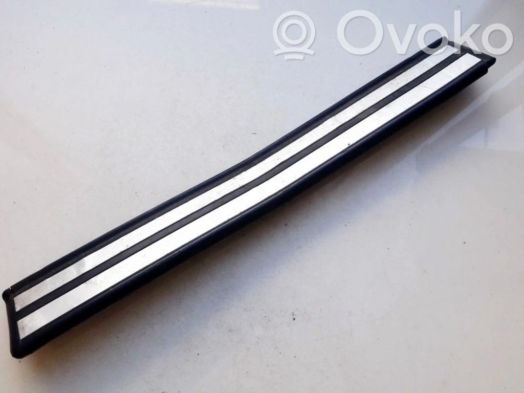 Mercedes-Benz E W210 Capac prag spate 