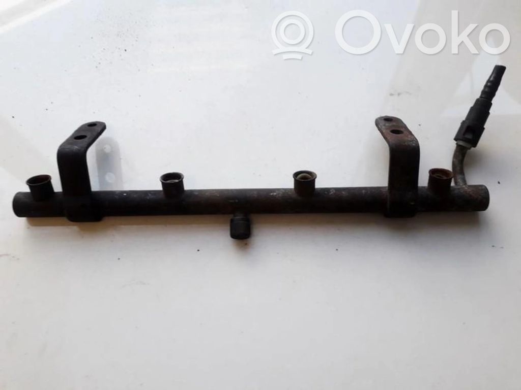 Chrysler Voyager Tuyau de conduite principale de carburant