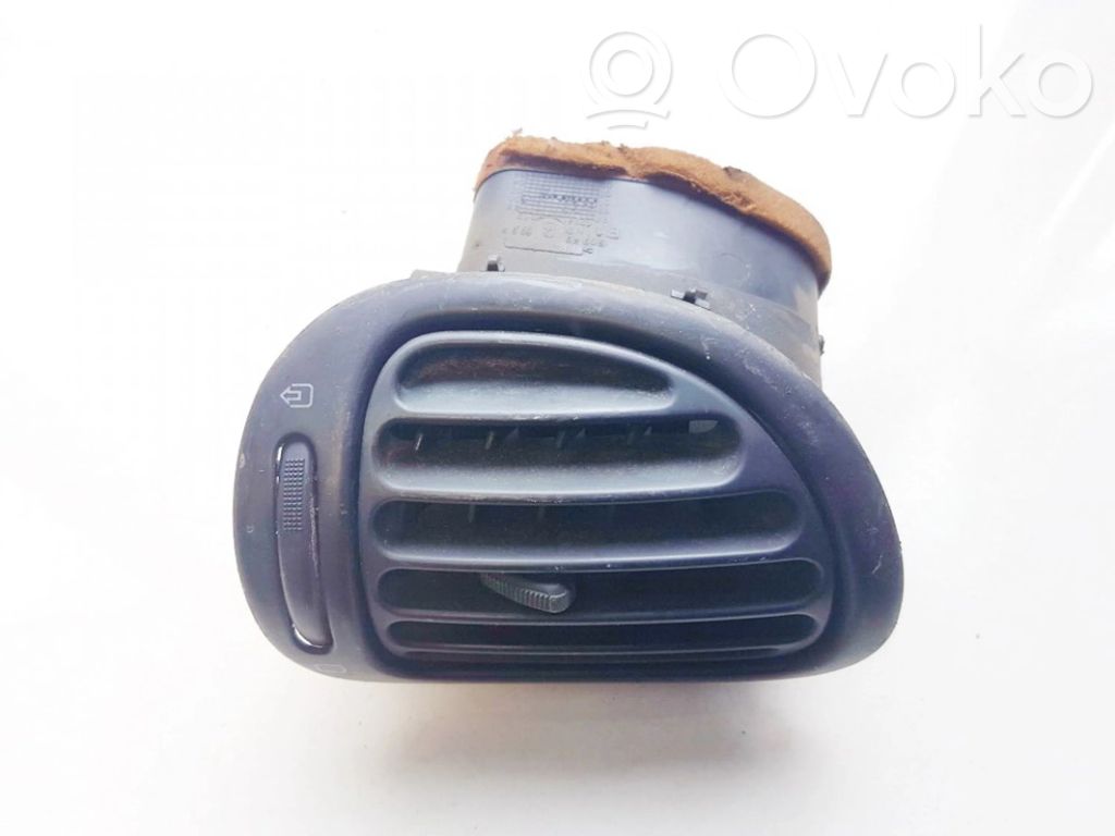 Peugeot 206 Griglia di ventilazione centrale cruscotto 
