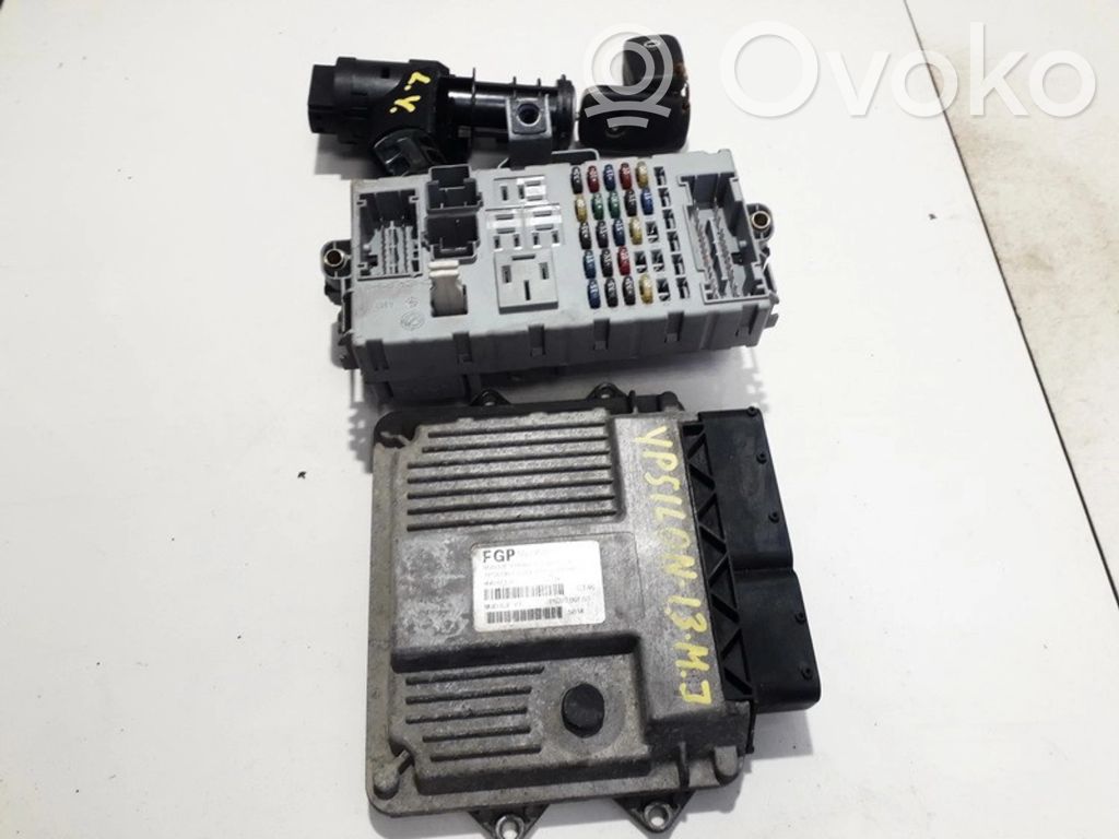 Lancia Ypsilon Kit centralina motore ECU e serratura 