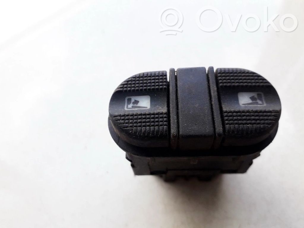 Przyciski szyb   7M0959856,95VW14A157AAW,7M0959856,95VW14A157AAW