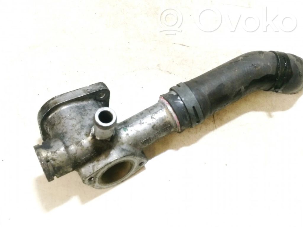 Audi A4 S4 B5 8D Tubo flessibile del liquido di raffreddamento del motore 