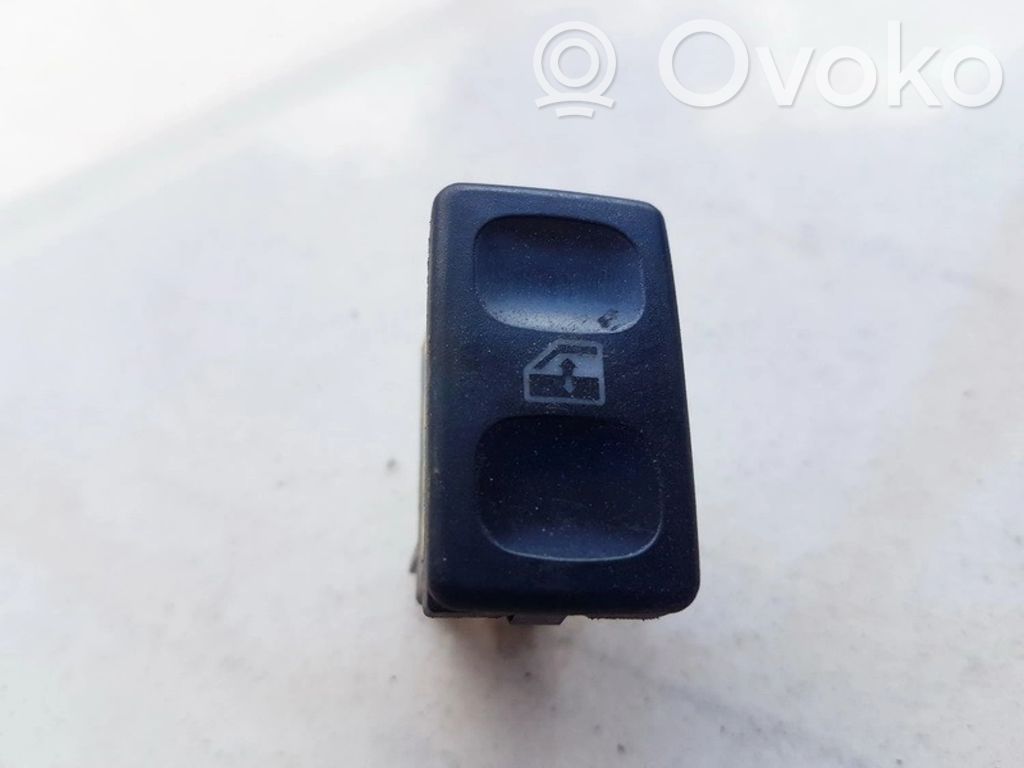 Volkswagen Polo III 6N 6N2 6NF Przyciski szyb 