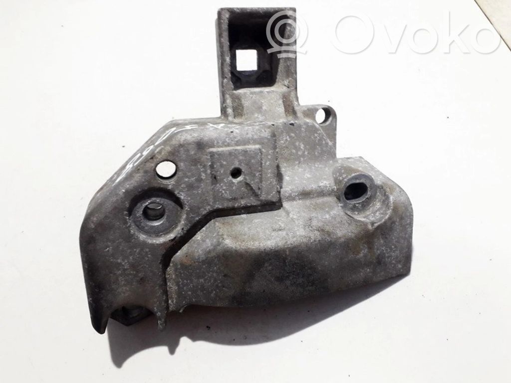 Renault Megane I Engine mounting bracket 