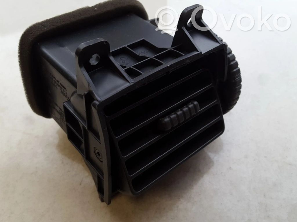 Nissan X-Trail T30 Grilă ventilație/ramă laterală bord 