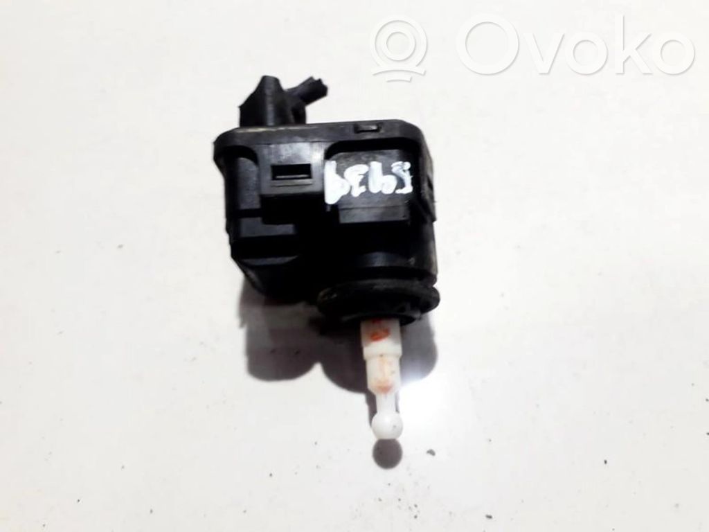Volvo S40, V40 Motor reglare nivel far