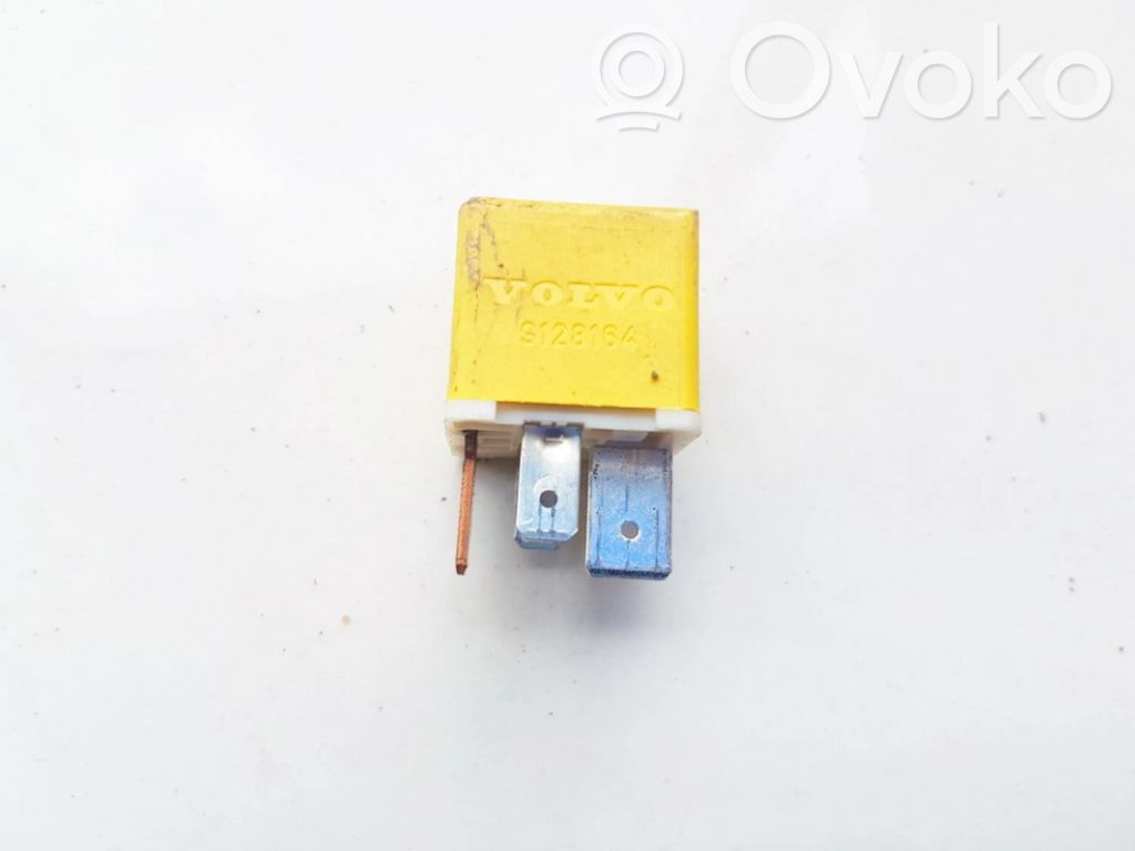 Volvo S70  V70  V70 XC Muu rele 