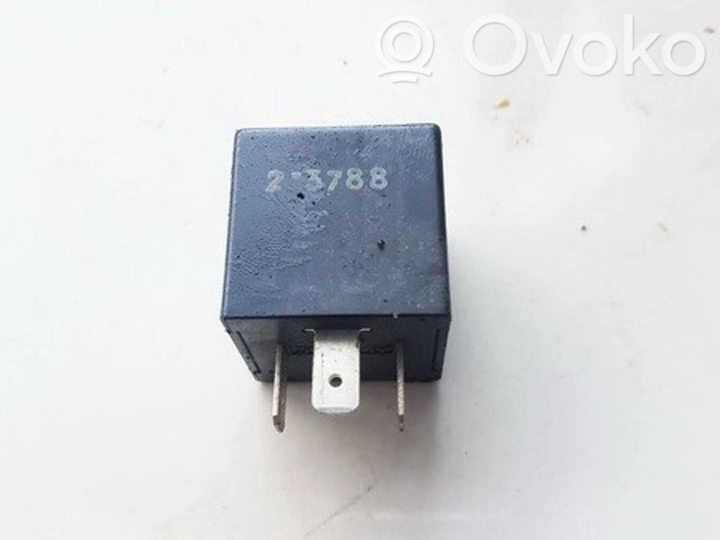 Audi A6 S6 C4 4A Muu rele 