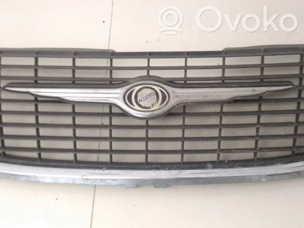 Chrysler Voyager Rejilla delantera 