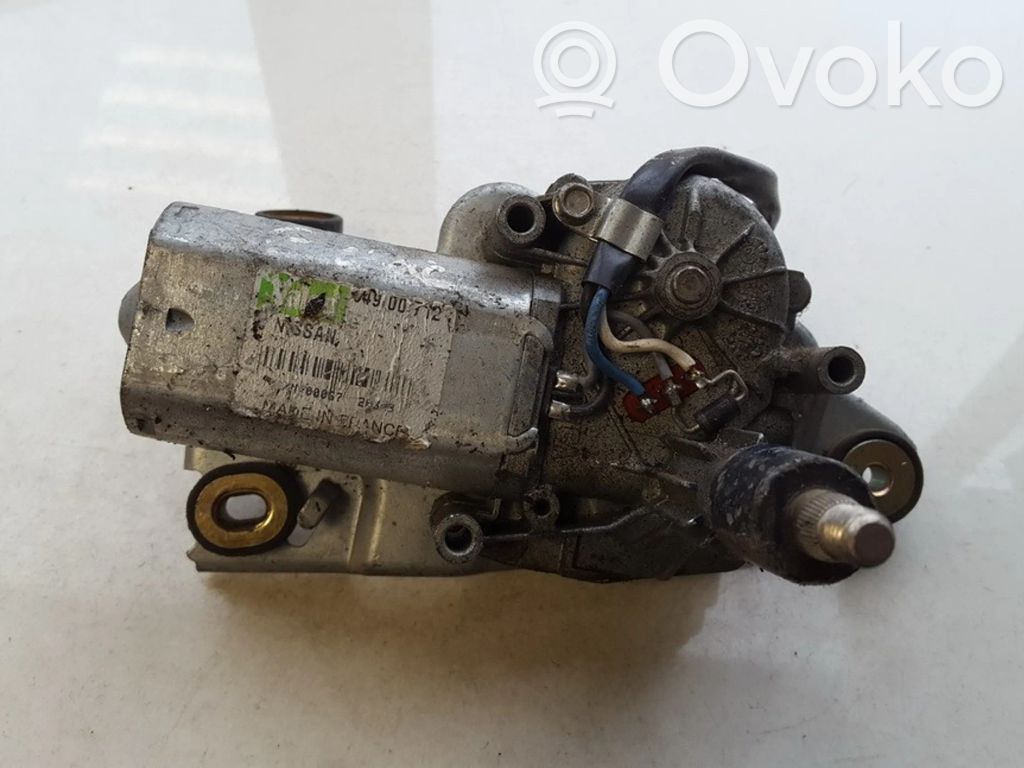 Nissan Primera Silniczek wycieraczki szyby tylnej 