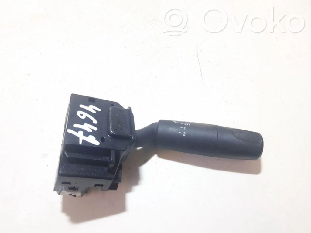Pyyhkijän vipu   17D682,17D682